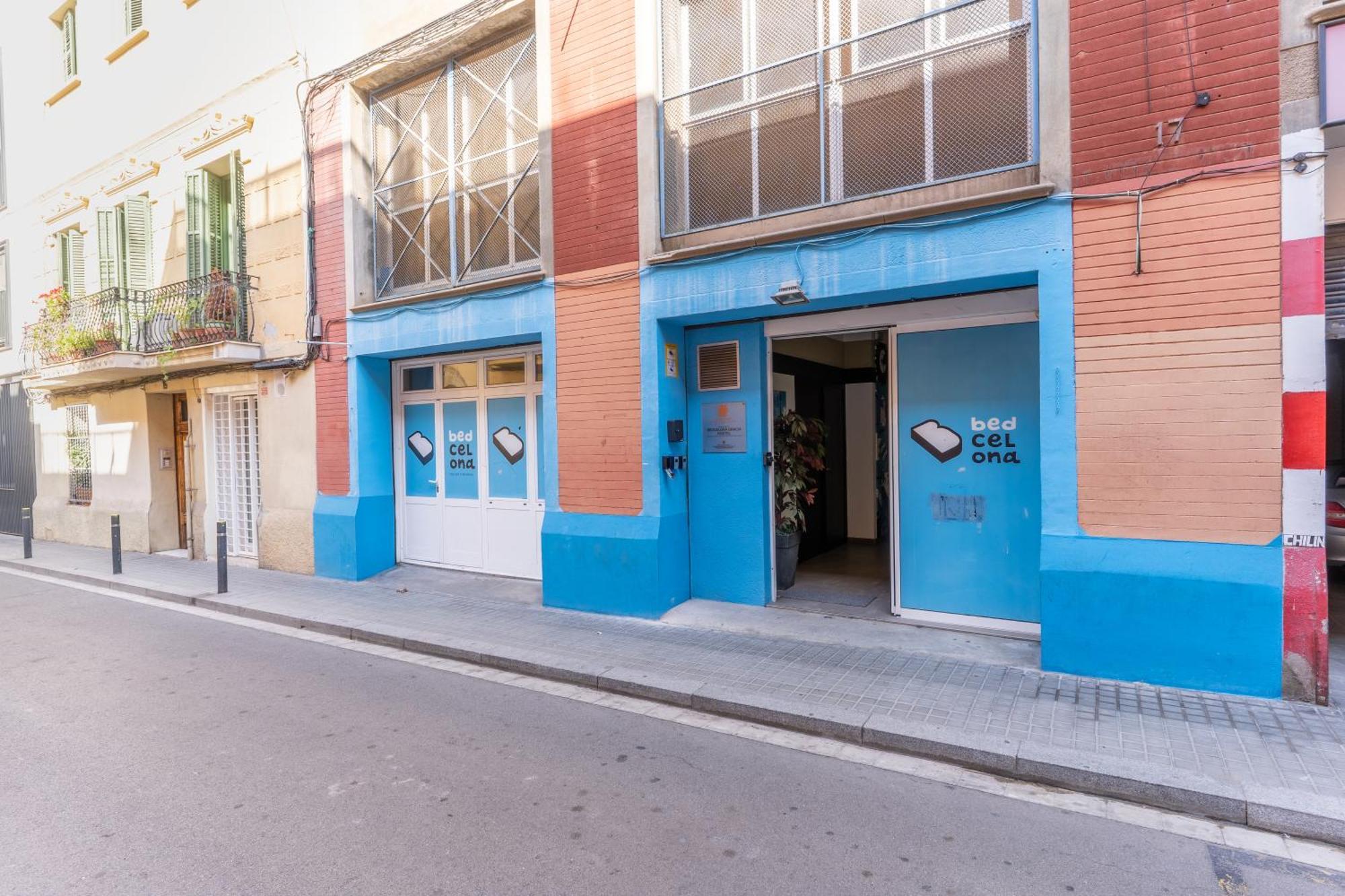 Bedcelona Hostel Barcelona Exterior photo