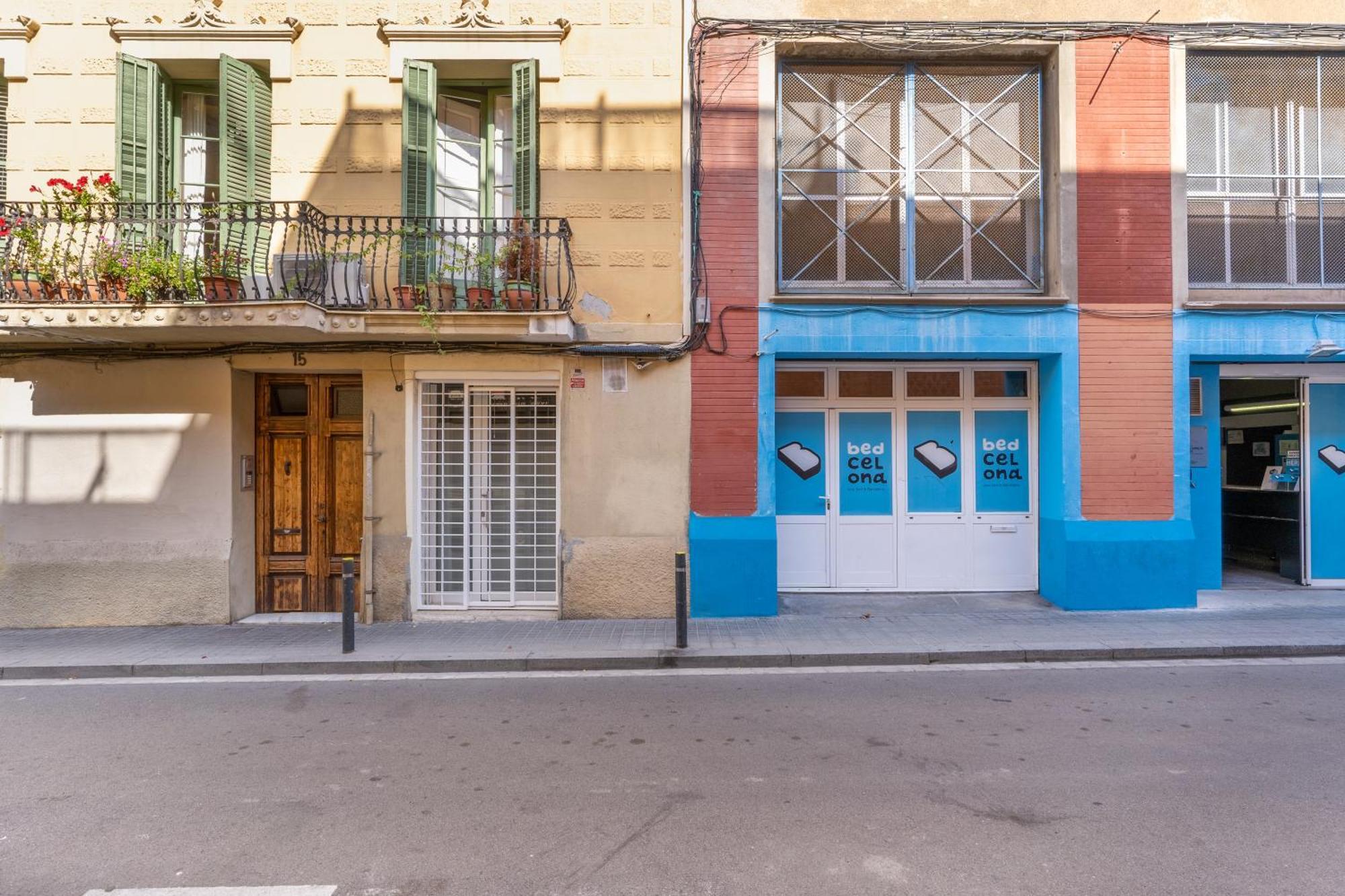 Bedcelona Hostel Barcelona Exterior photo